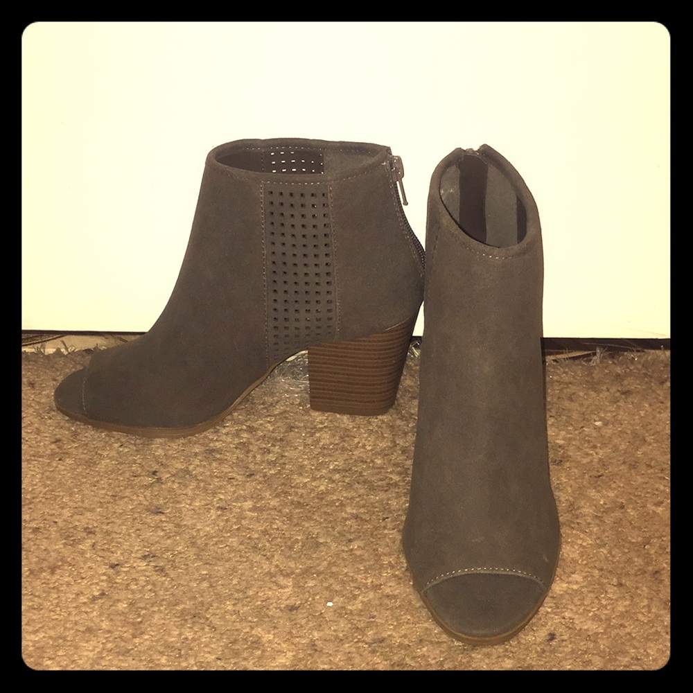 Army green shoes